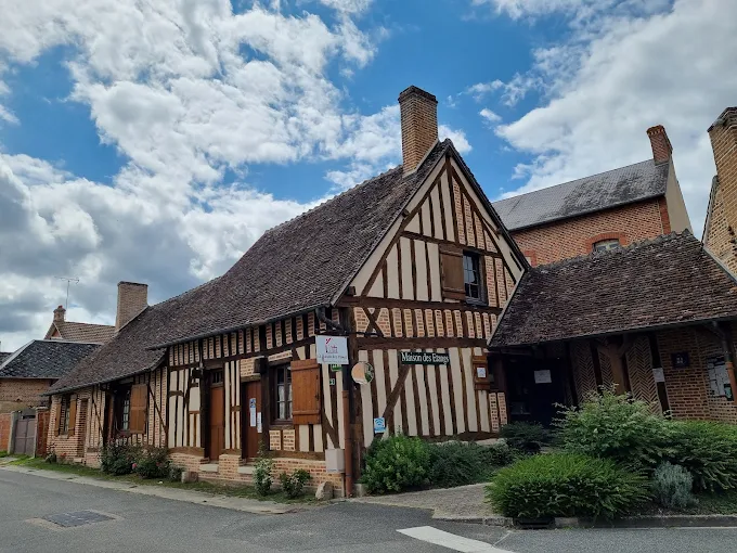 MUSEUM OF PONDS